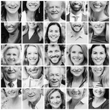 专业的客服支持团队成员